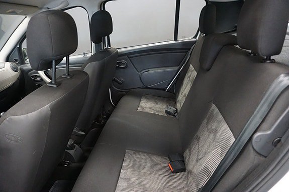 Vehicle Image 15