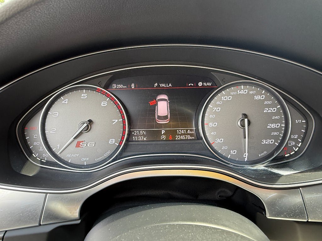 Vehicle Image 14