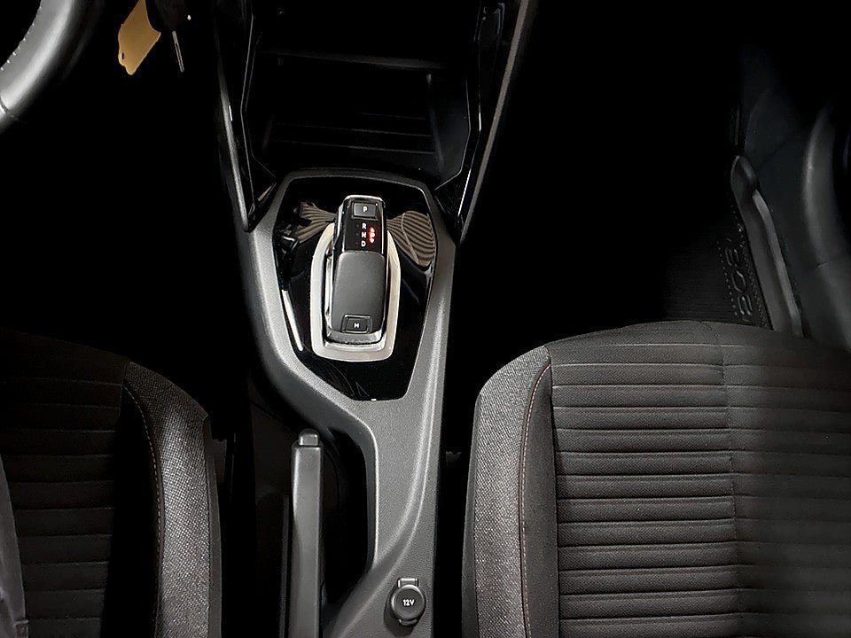 Vehicle Image 13