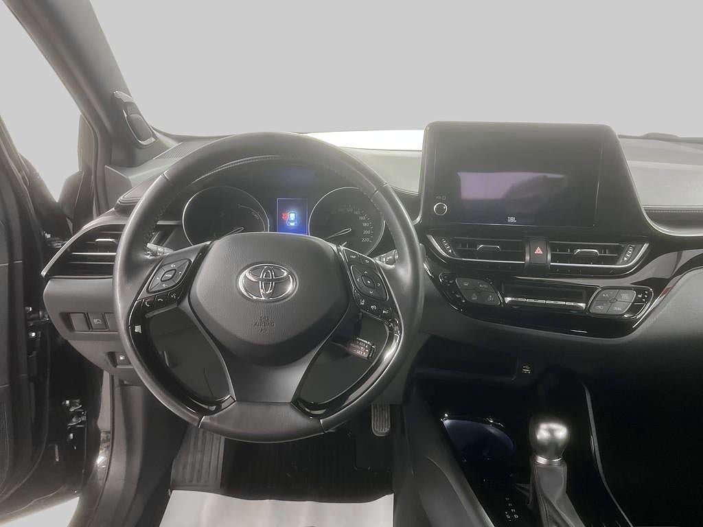Vehicle Image 9
