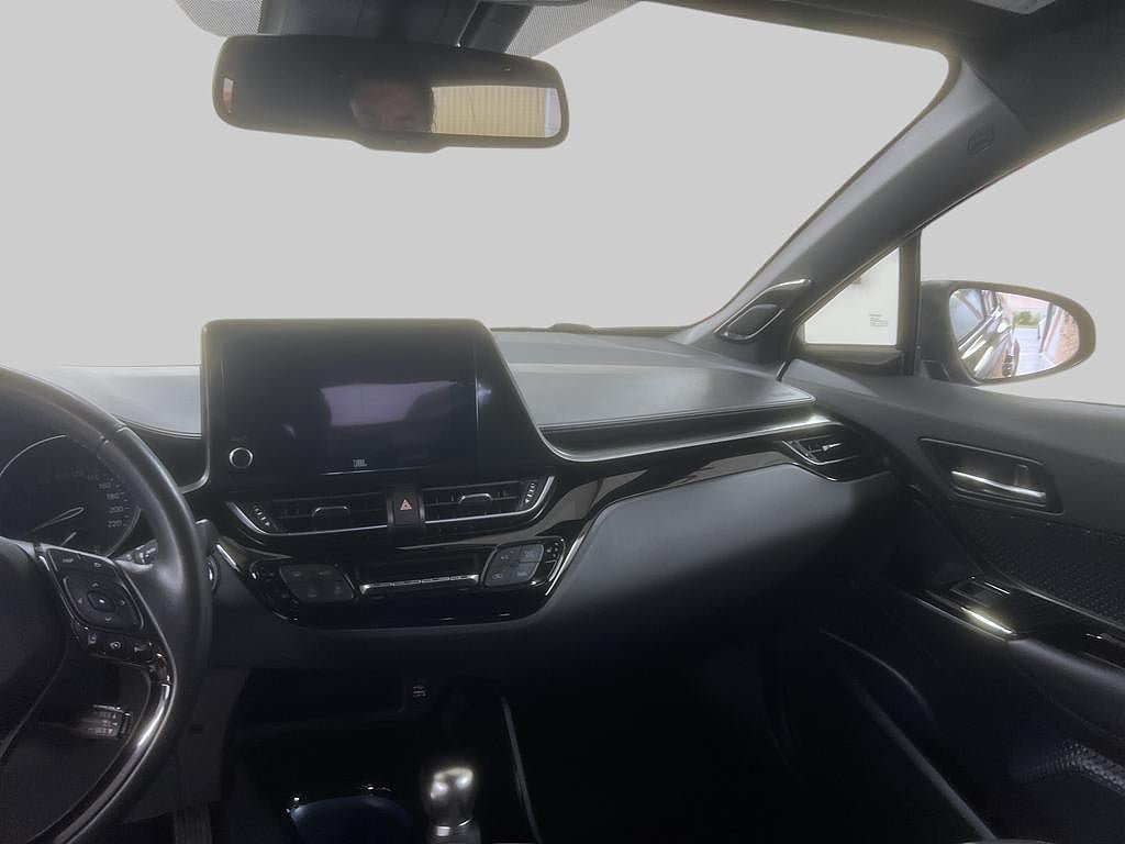 Vehicle Image 10