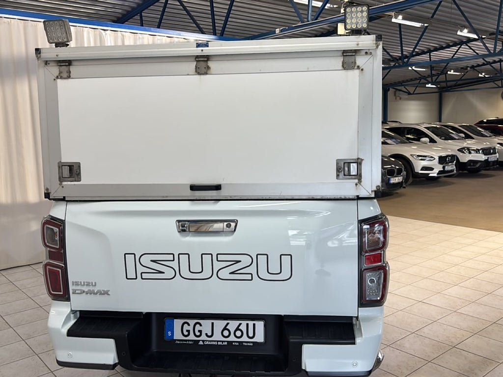 Vehicle Image 12