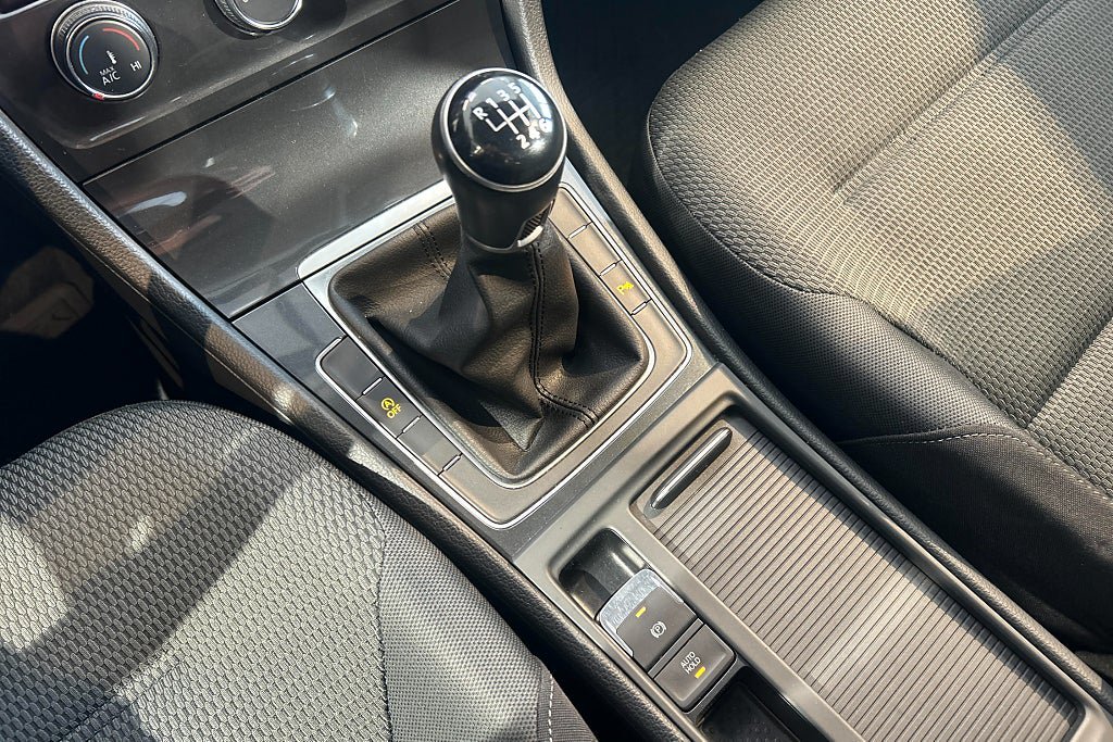 Vehicle Image 26