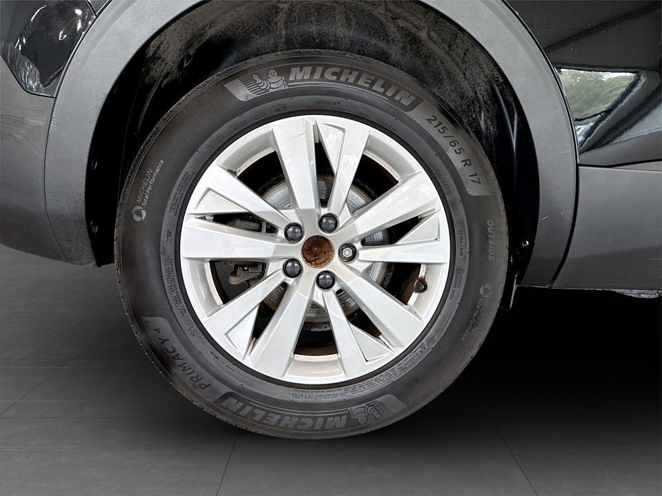 Vehicle Image 17