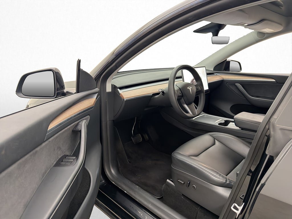Vehicle Image 21