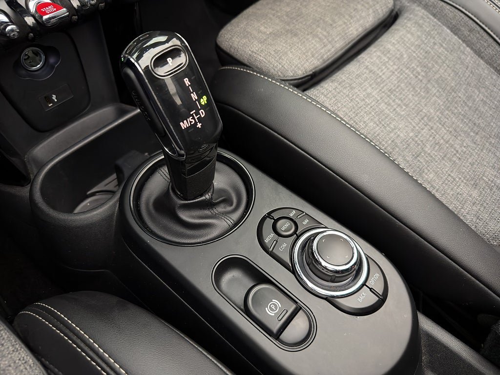 Vehicle Image 23
