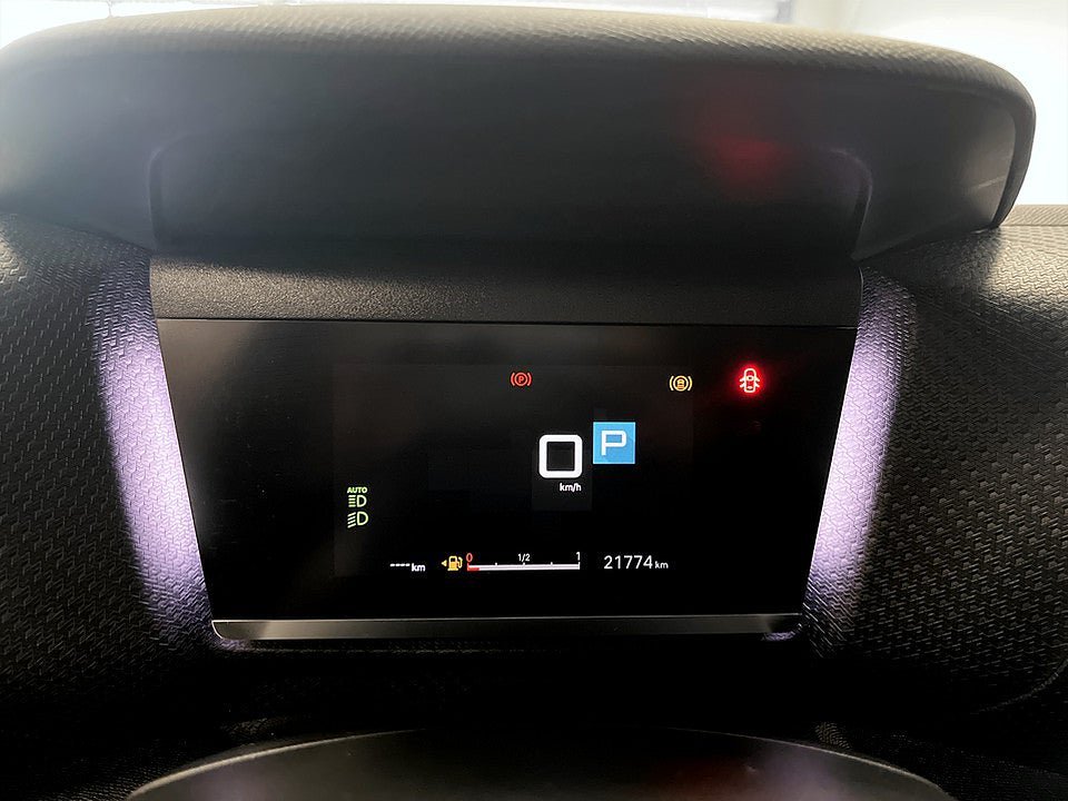 Vehicle Image 9