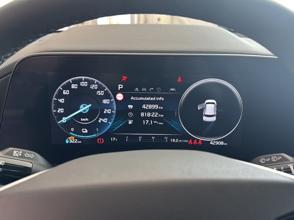 Vehicle Image 10