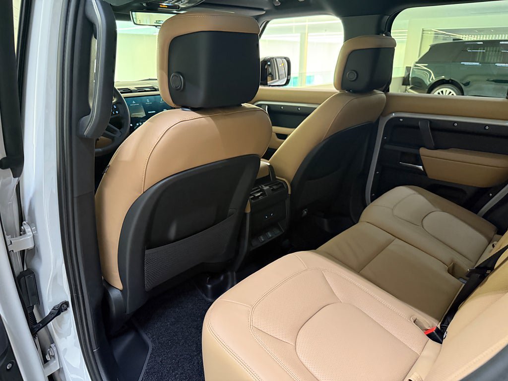 Vehicle Image 18