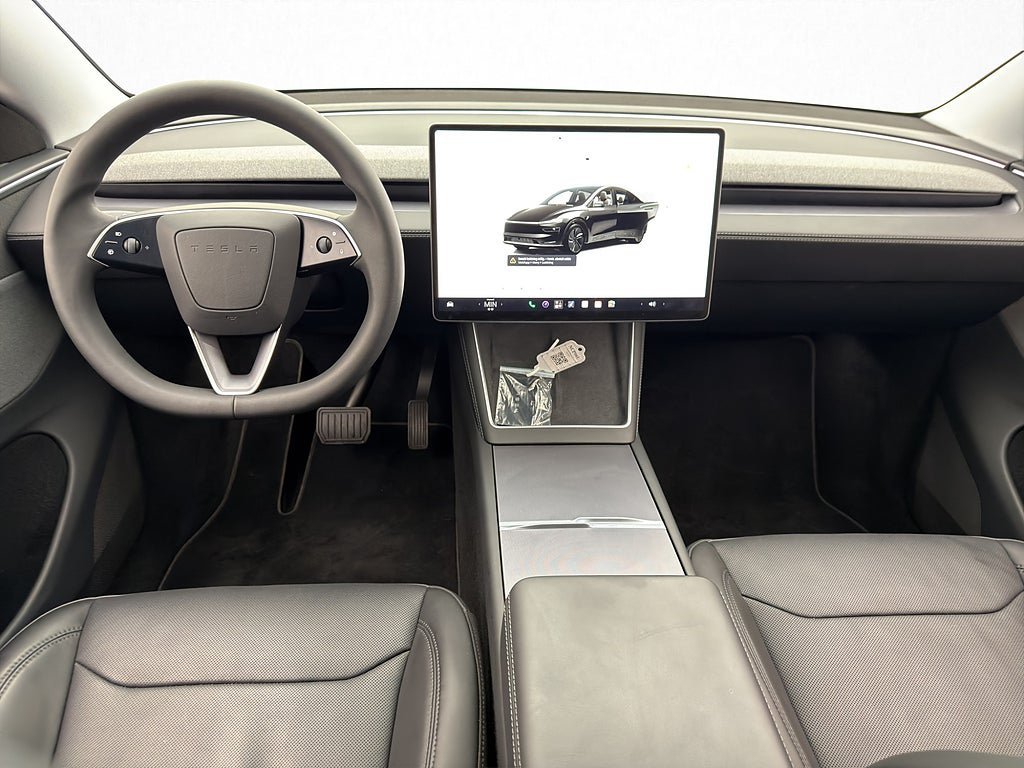 Vehicle Image 14