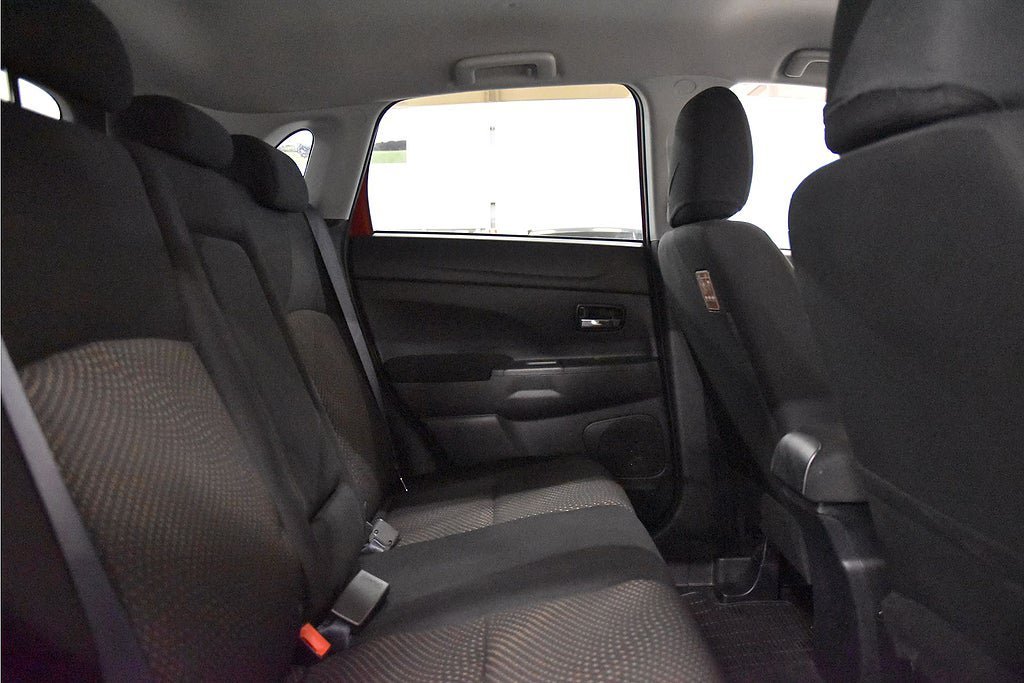 Vehicle Image 13