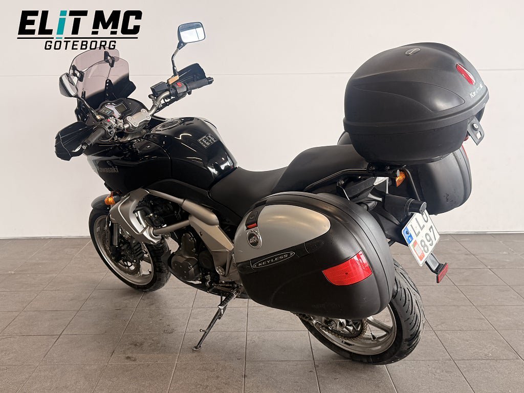 Vehicle Image 10