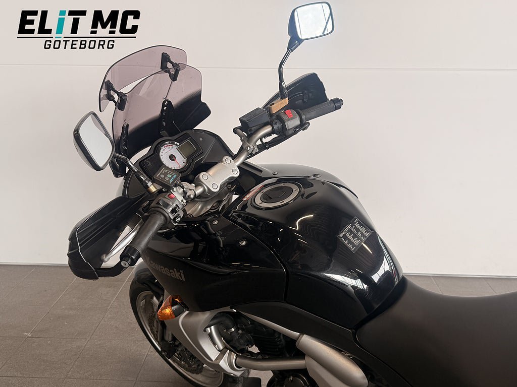 Vehicle Image 11