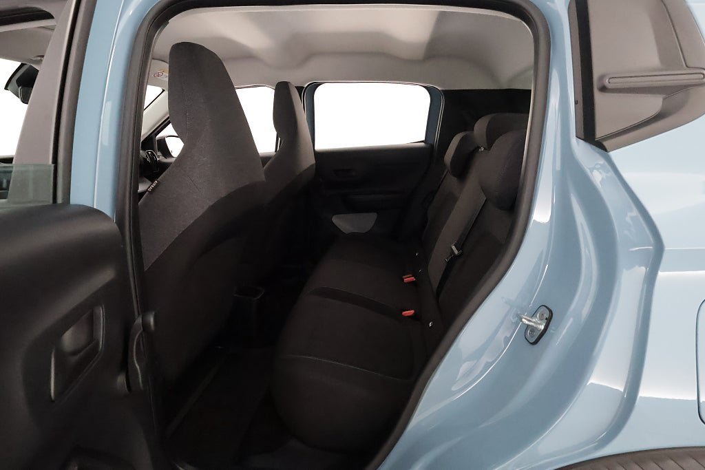 Vehicle Image 12