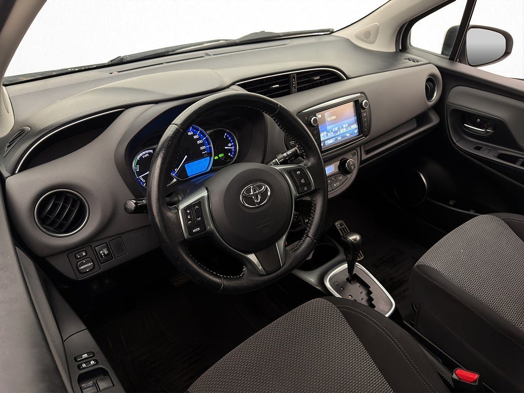 Vehicle Image 11