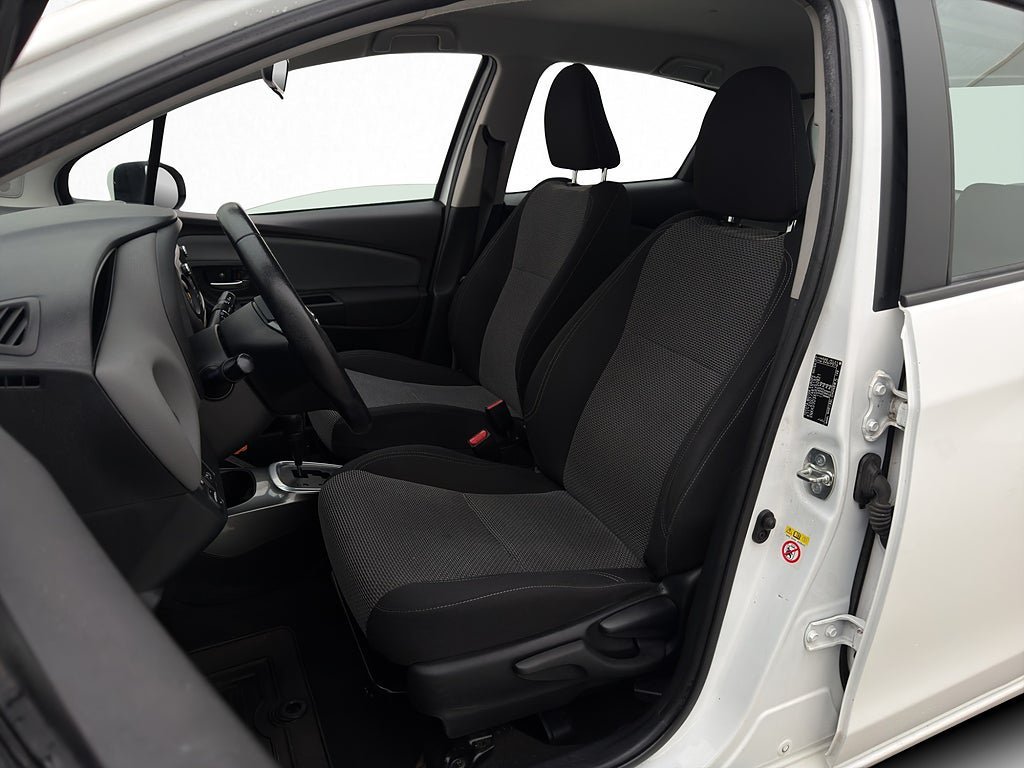 Vehicle Image 12