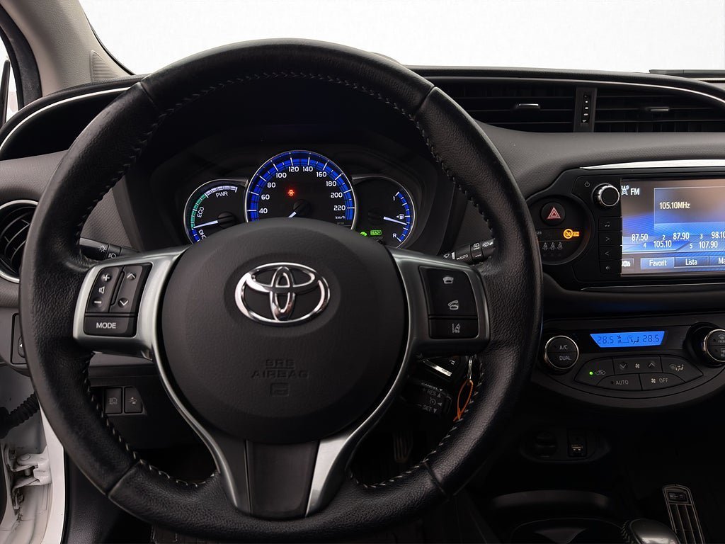 Vehicle Image 13