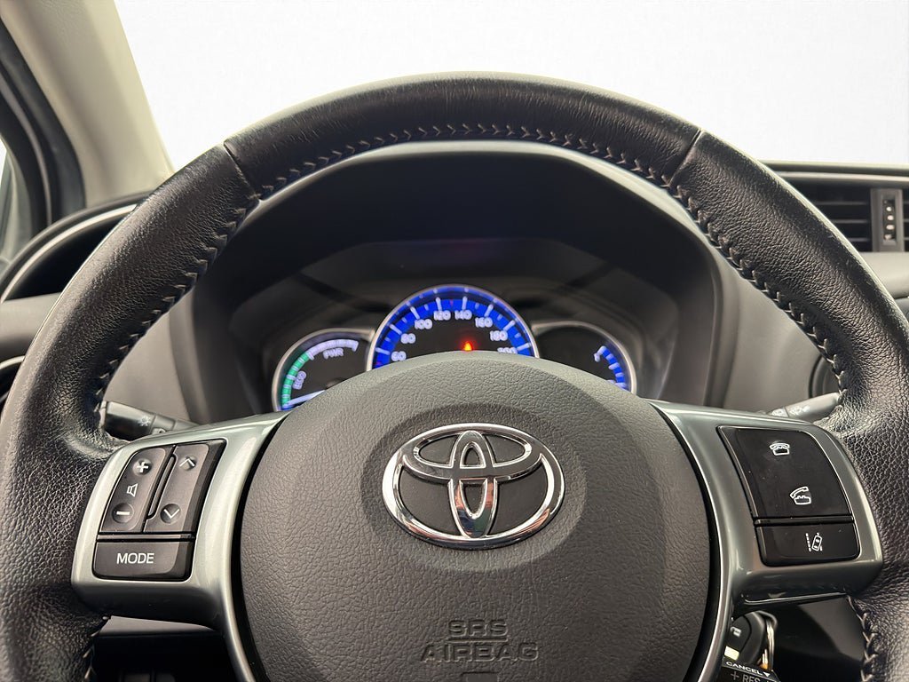 Vehicle Image 16