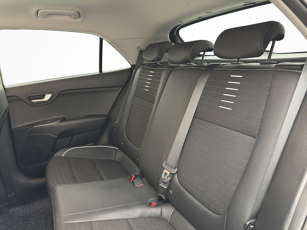 Vehicle Image 24