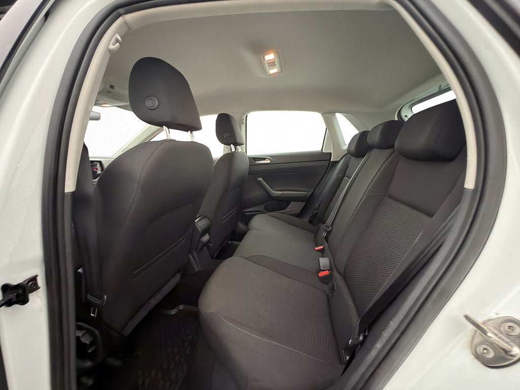 Vehicle Image 23