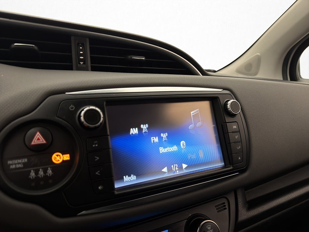 Vehicle Image 21