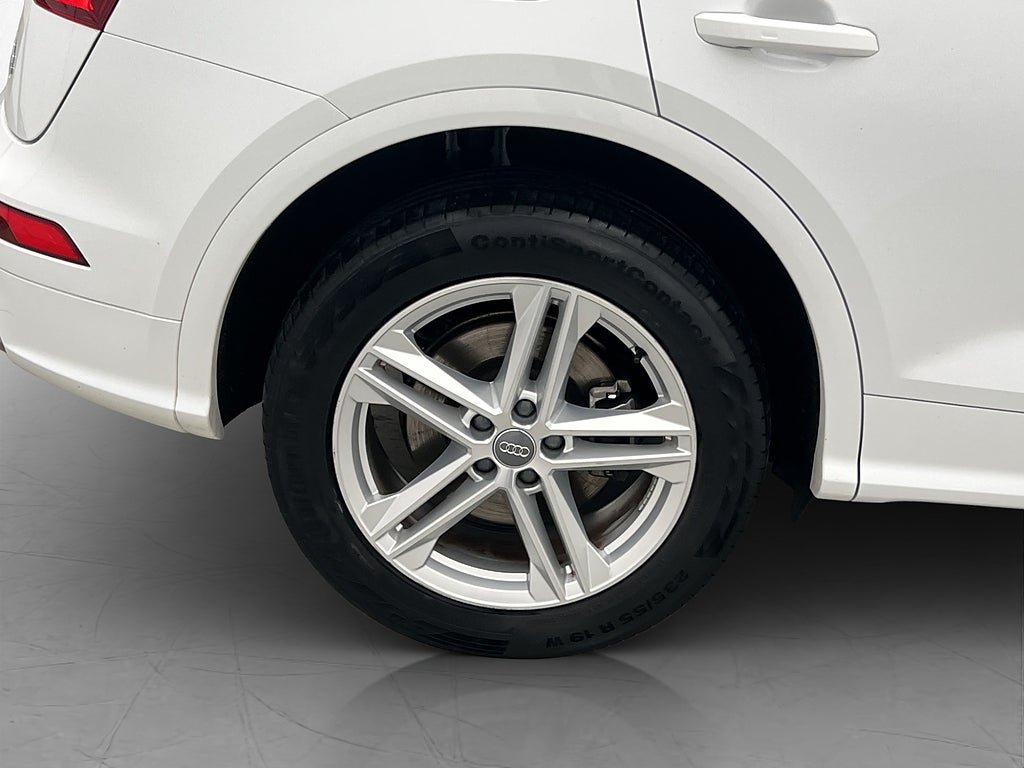 Vehicle Image 30