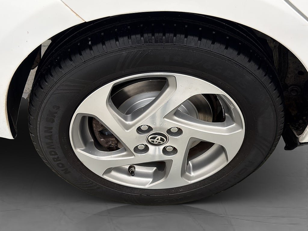 Vehicle Image 30