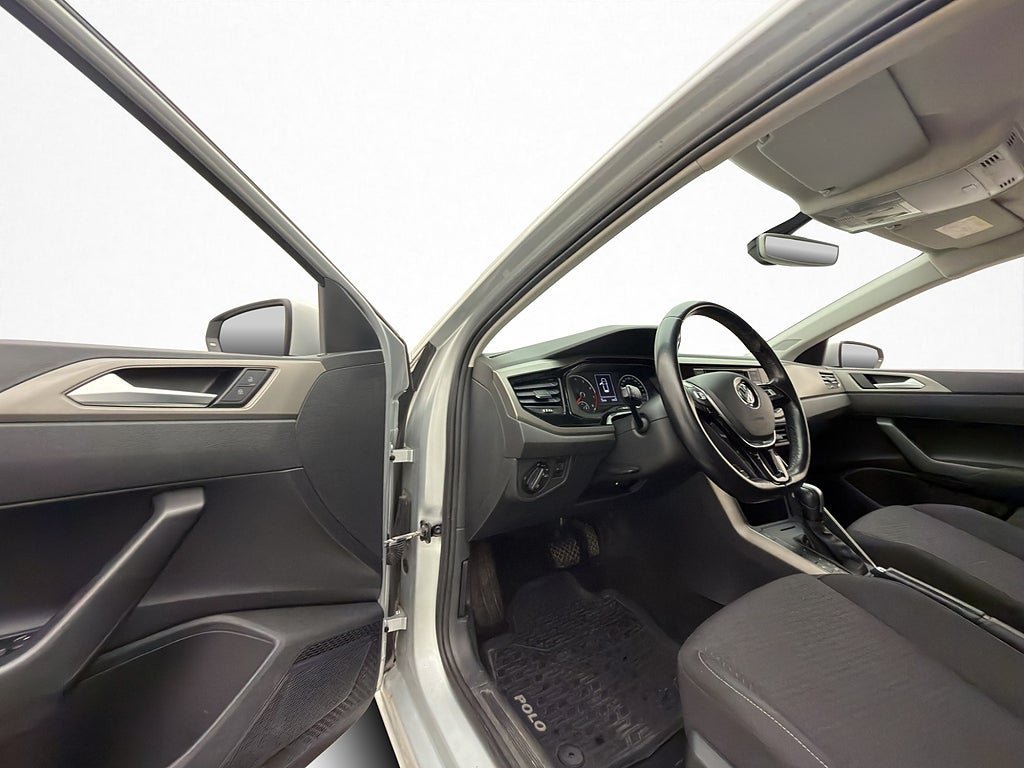 Vehicle Image 10
