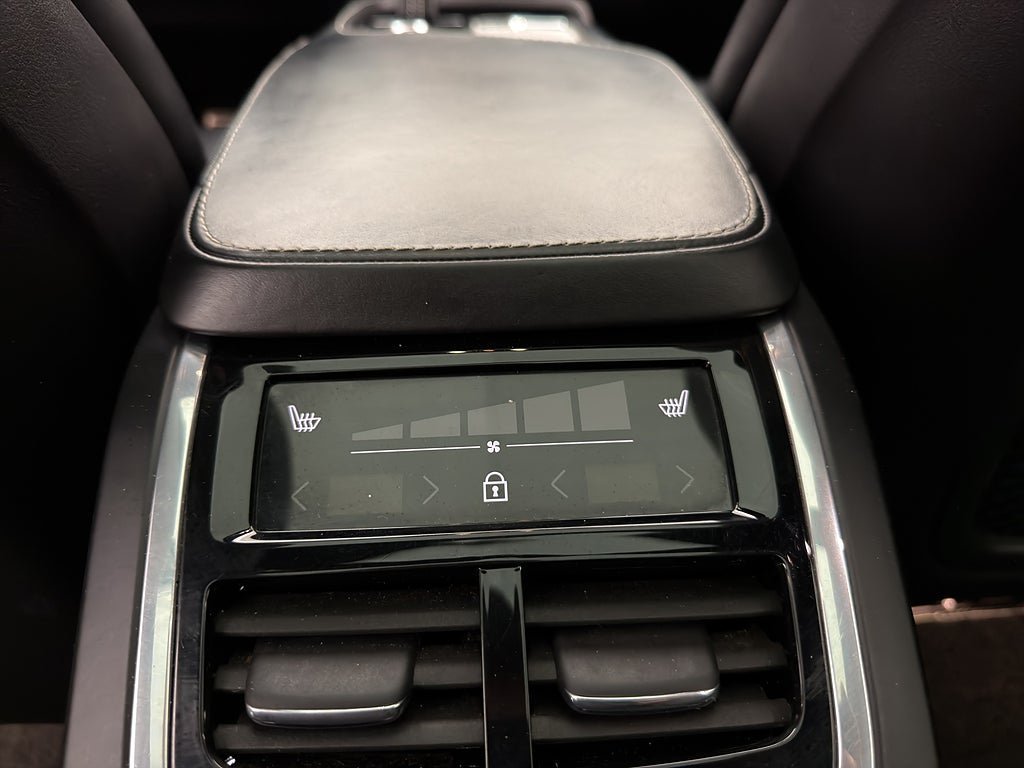 Vehicle Image 27
