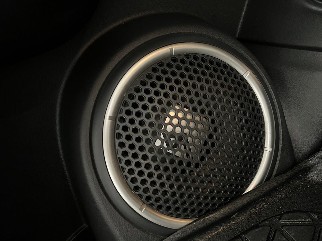 Vehicle Image 33