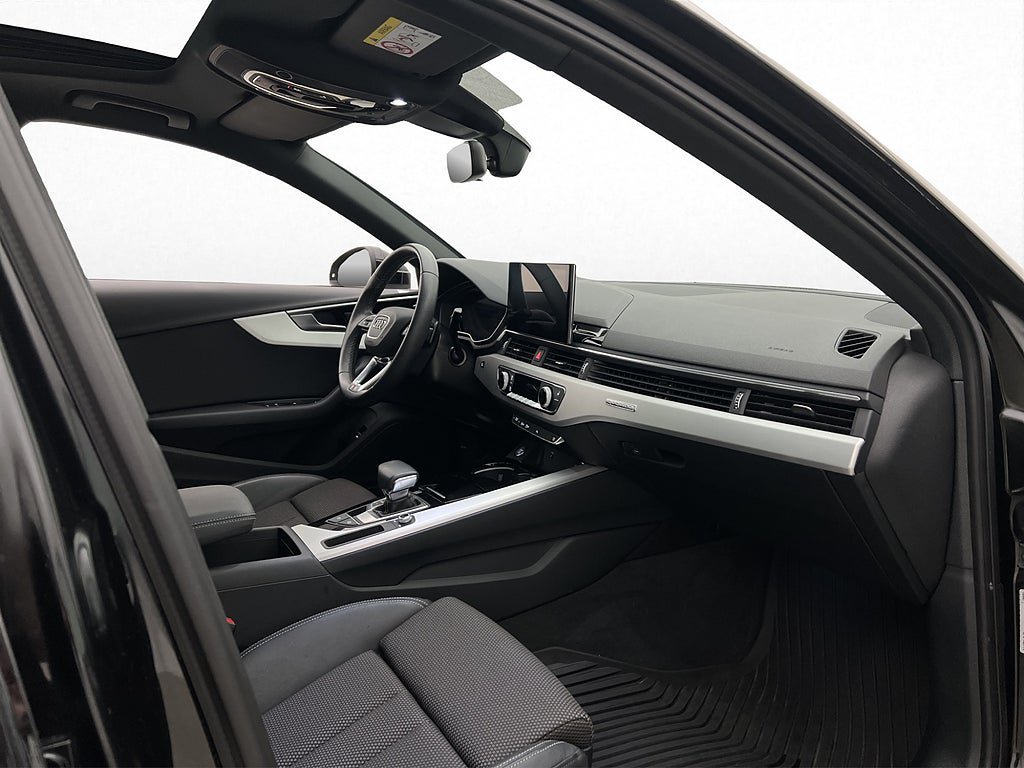 Vehicle Image 25
