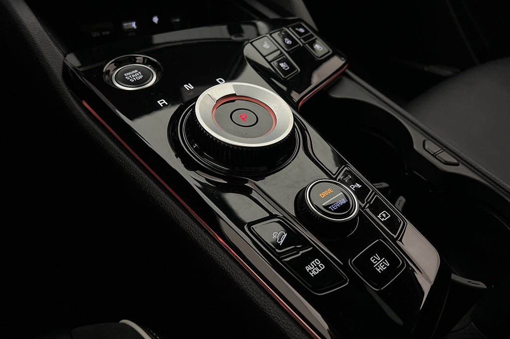 Vehicle Image 25