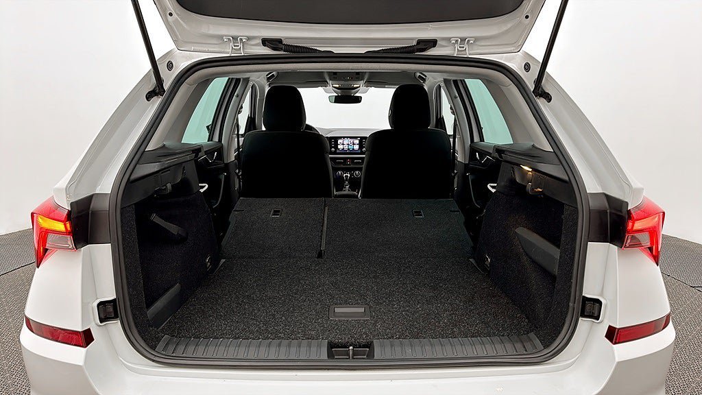 Vehicle Image 18