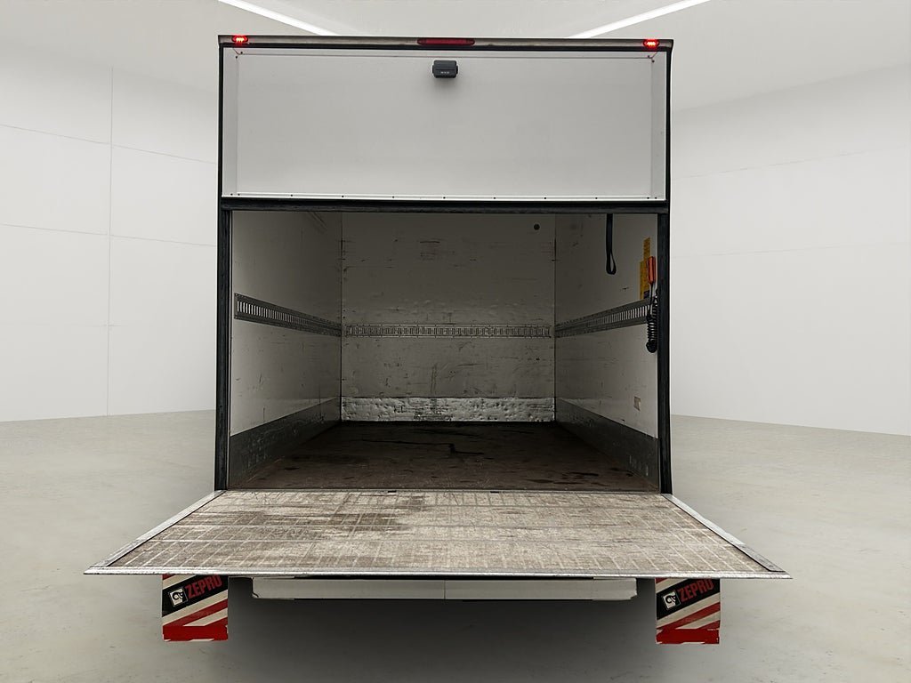 Vehicle Image 10