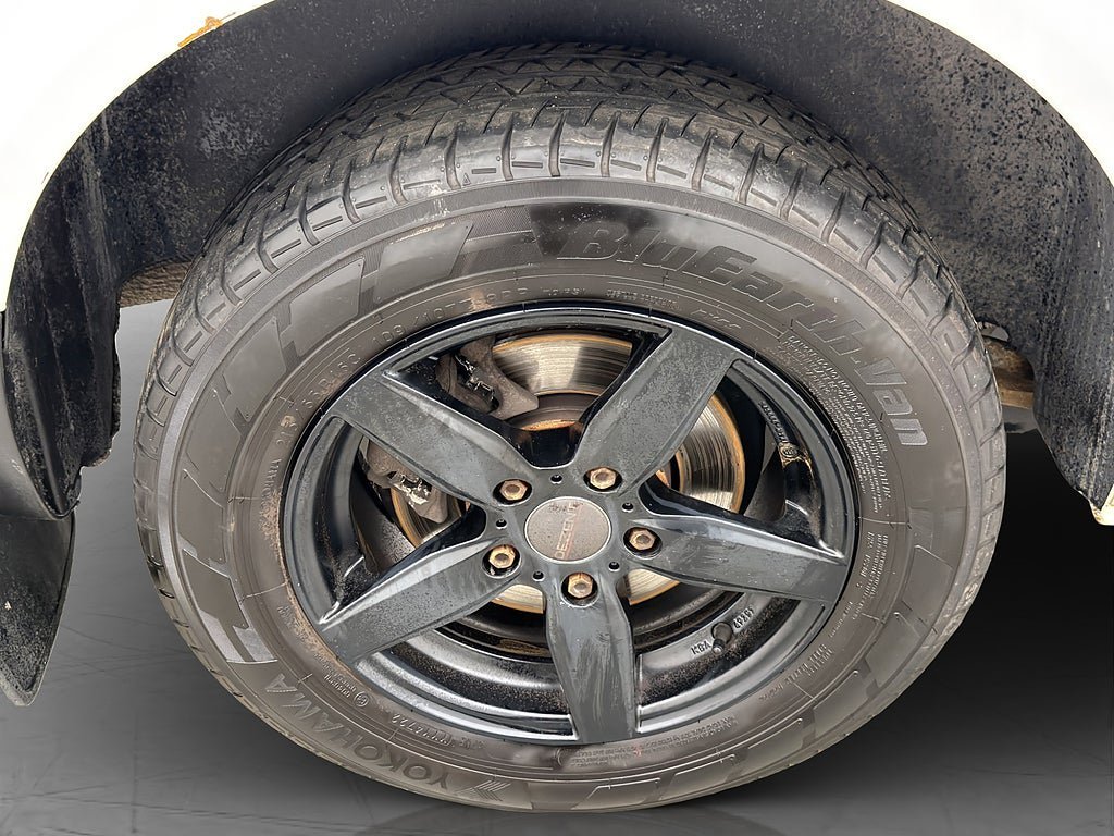 Vehicle Image 31