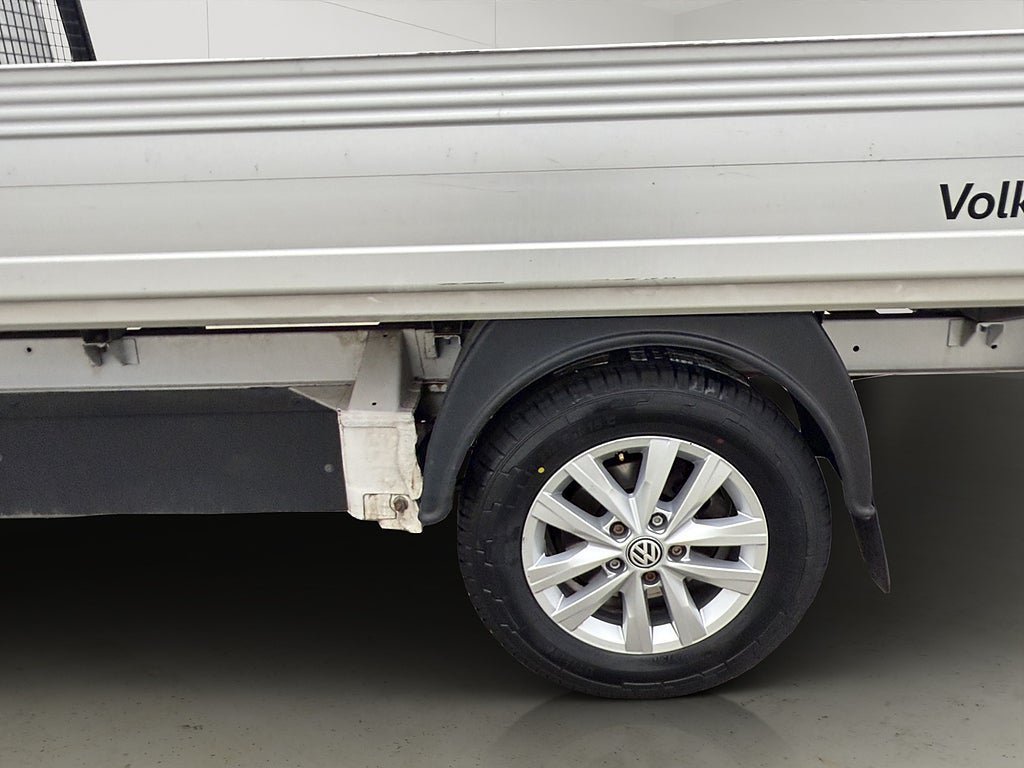 Vehicle Image 28
