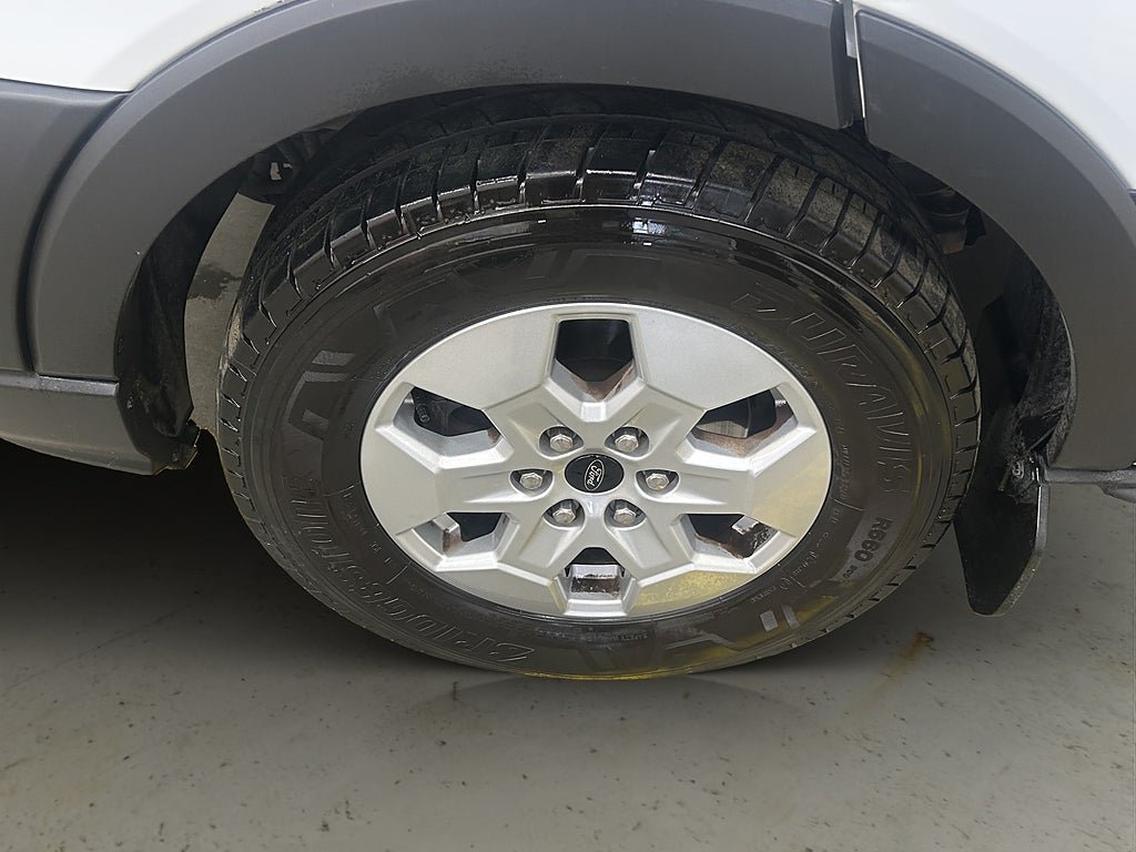 Vehicle Image 33