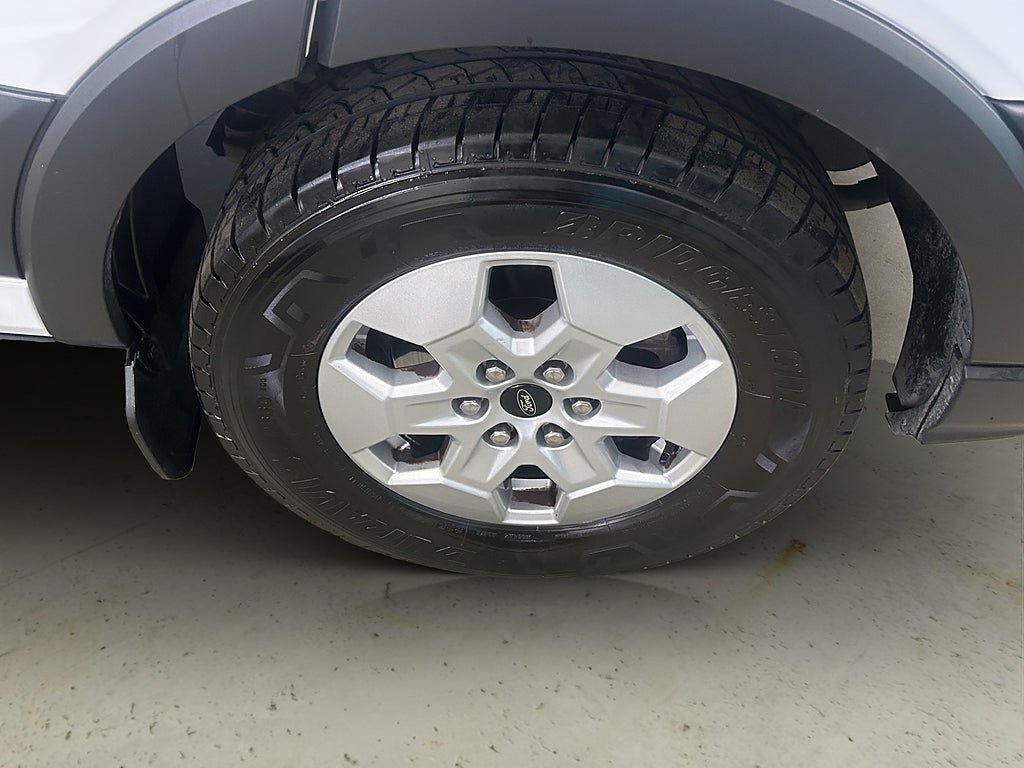 Vehicle Image 36