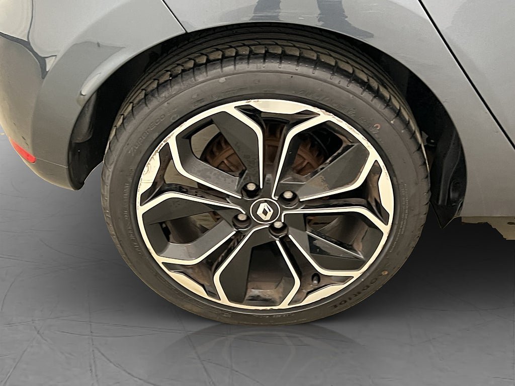 Vehicle Image 25