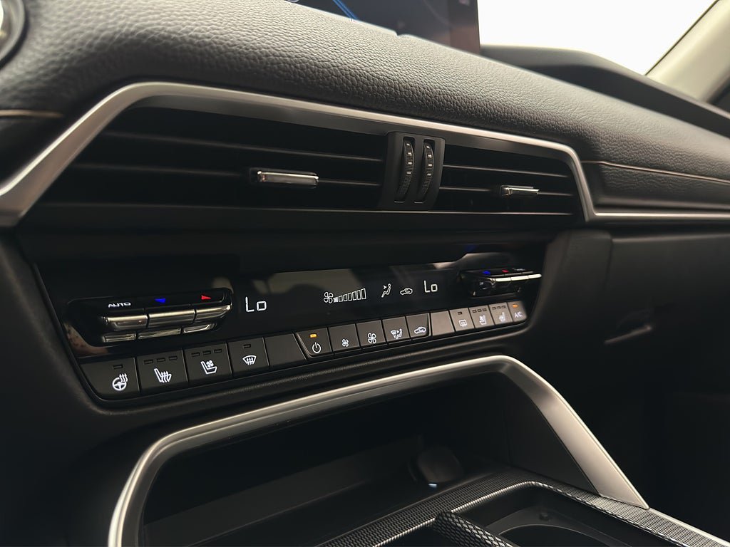 Vehicle Image 26
