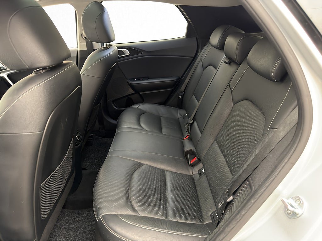 Vehicle Image 22
