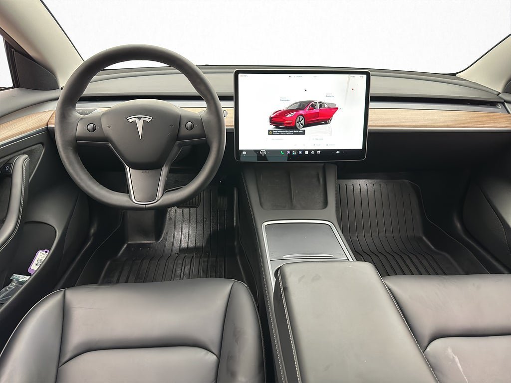 Vehicle Image 14