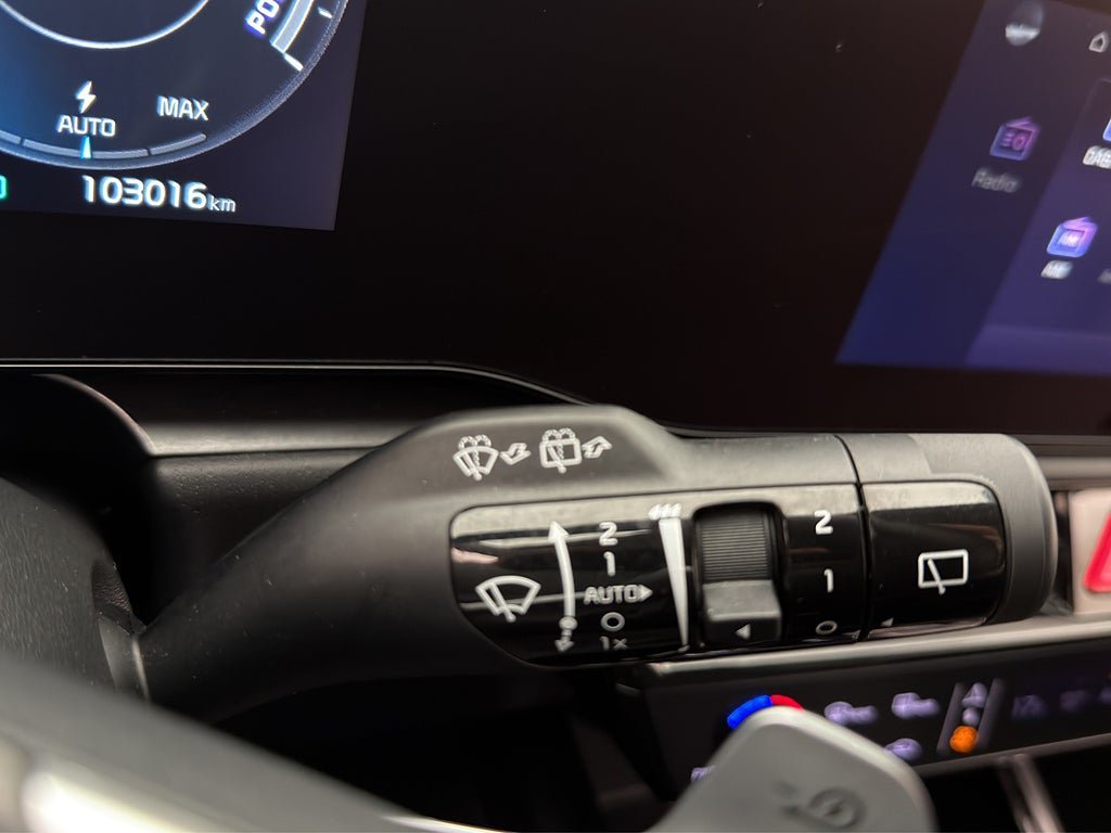 Vehicle Image 23