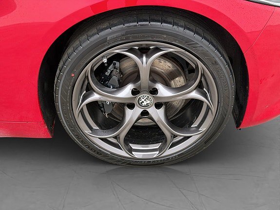 Vehicle Image 38