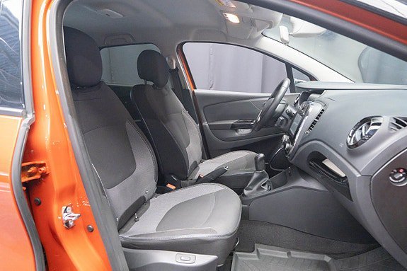 Vehicle Image 15