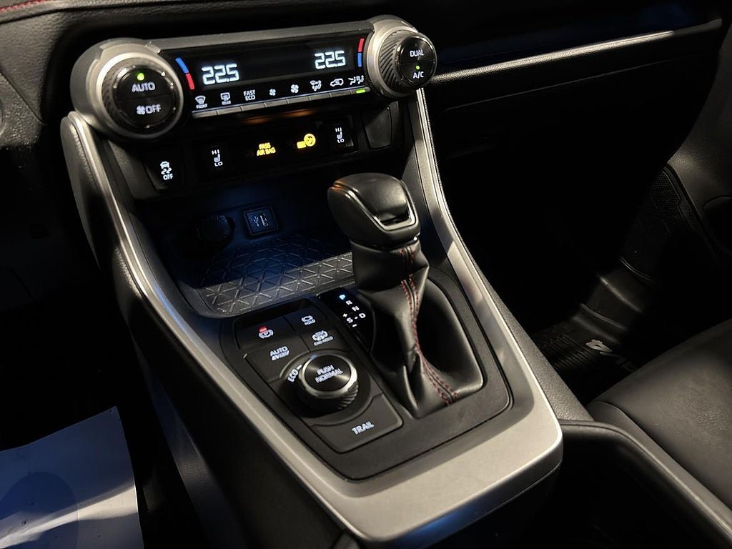 Vehicle Image 18