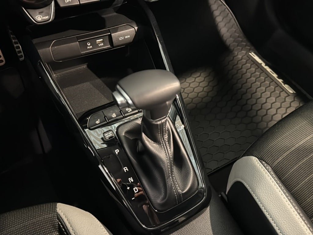Vehicle Image 12