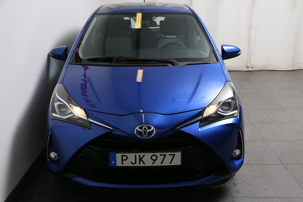 Vehicle Image 6
