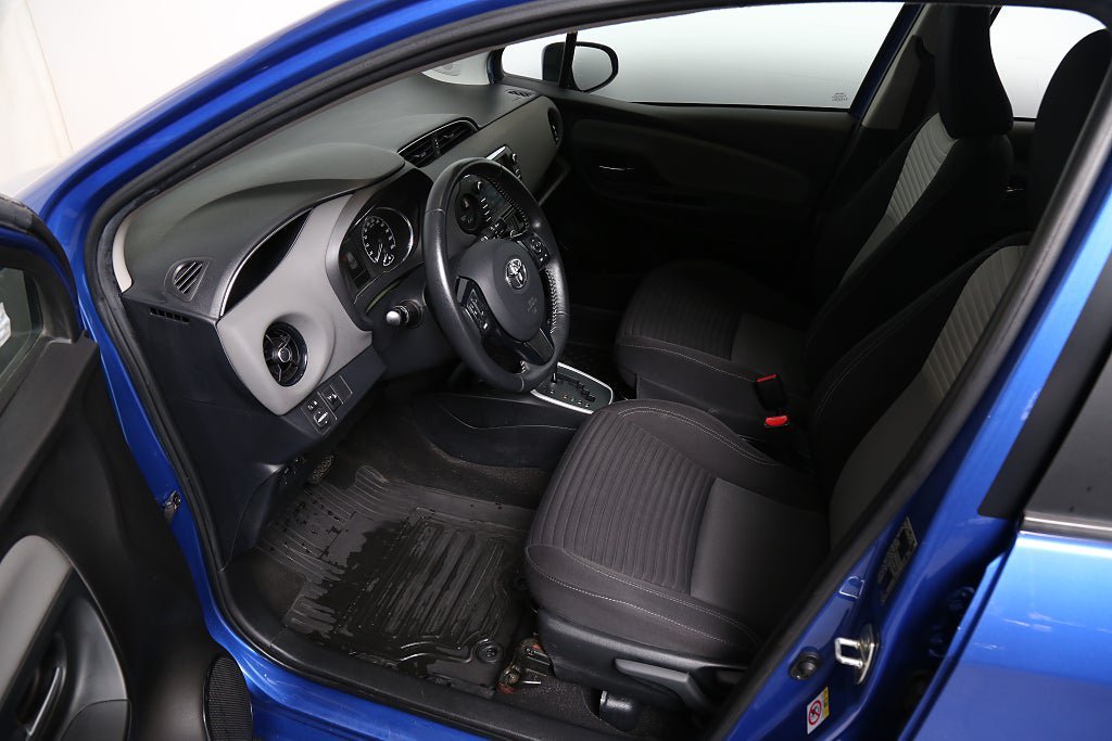 Vehicle Image 9