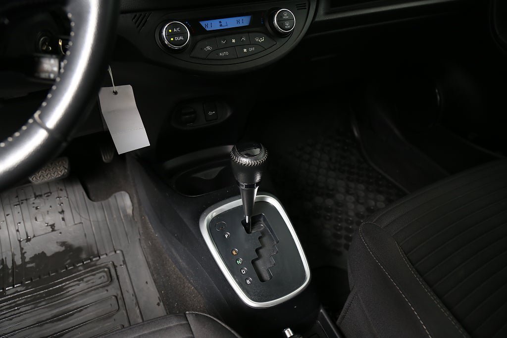 Vehicle Image 14